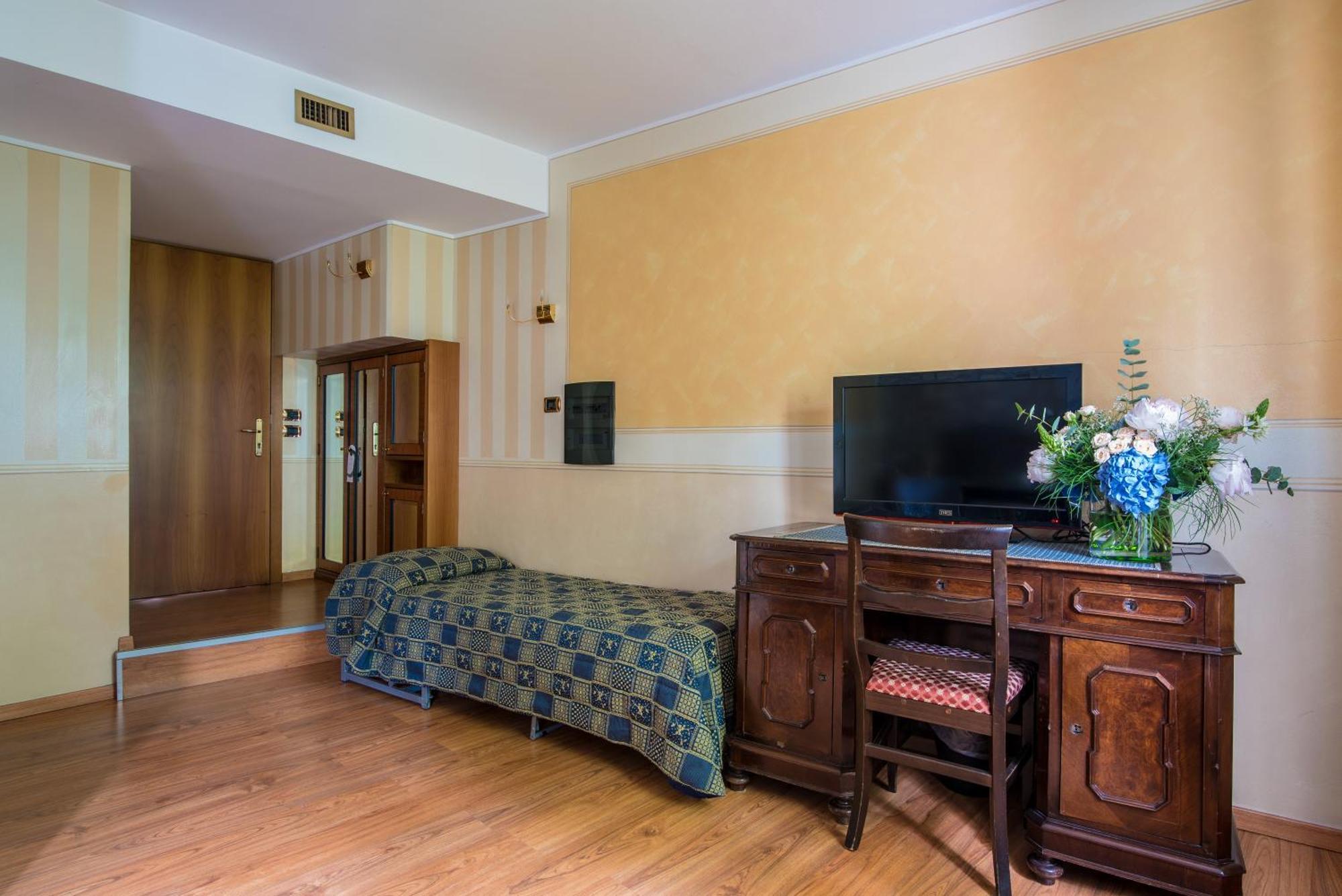 Hotel Porta Del Sole سويانو ديل لاغو المظهر الخارجي الصورة