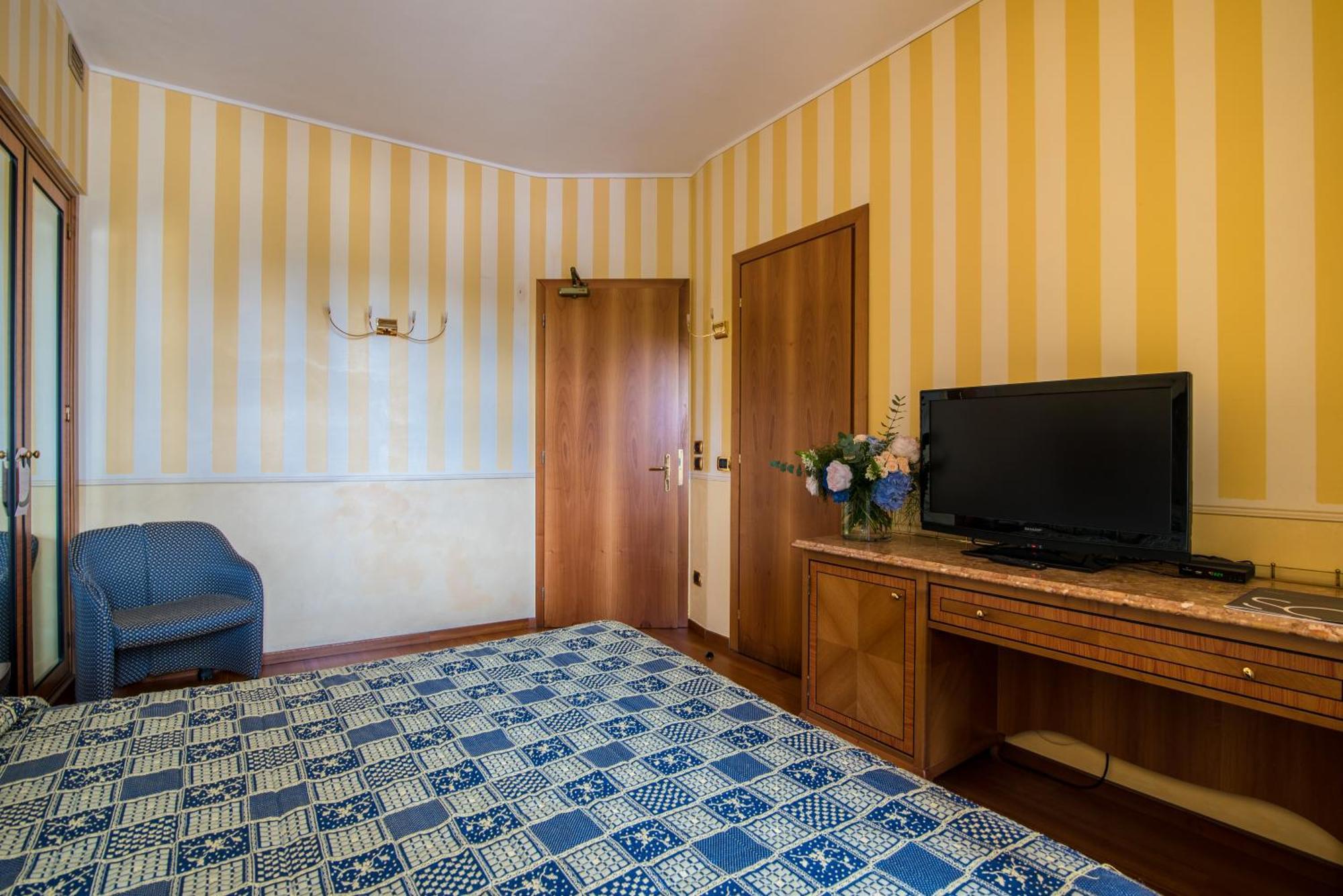 Hotel Porta Del Sole سويانو ديل لاغو المظهر الخارجي الصورة