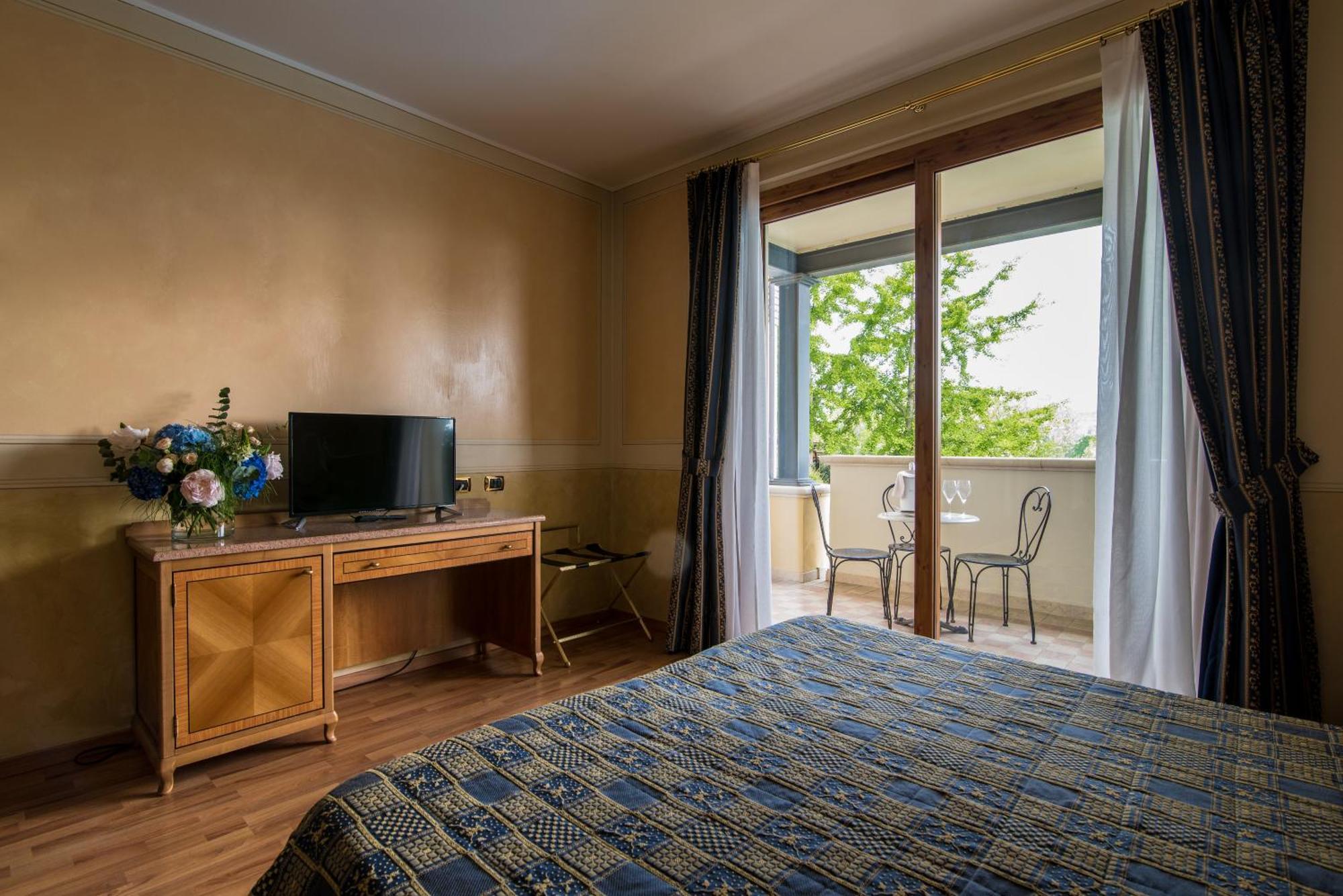 Hotel Porta Del Sole سويانو ديل لاغو المظهر الخارجي الصورة