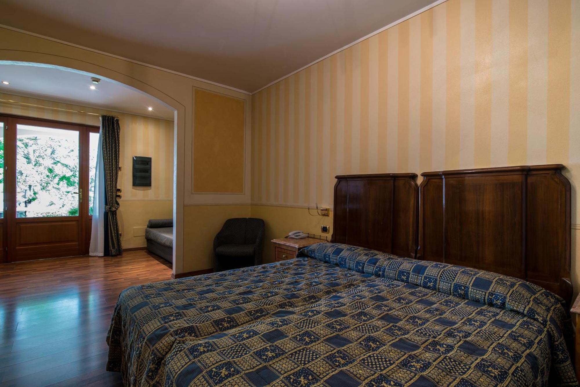 Hotel Porta Del Sole سويانو ديل لاغو المظهر الخارجي الصورة