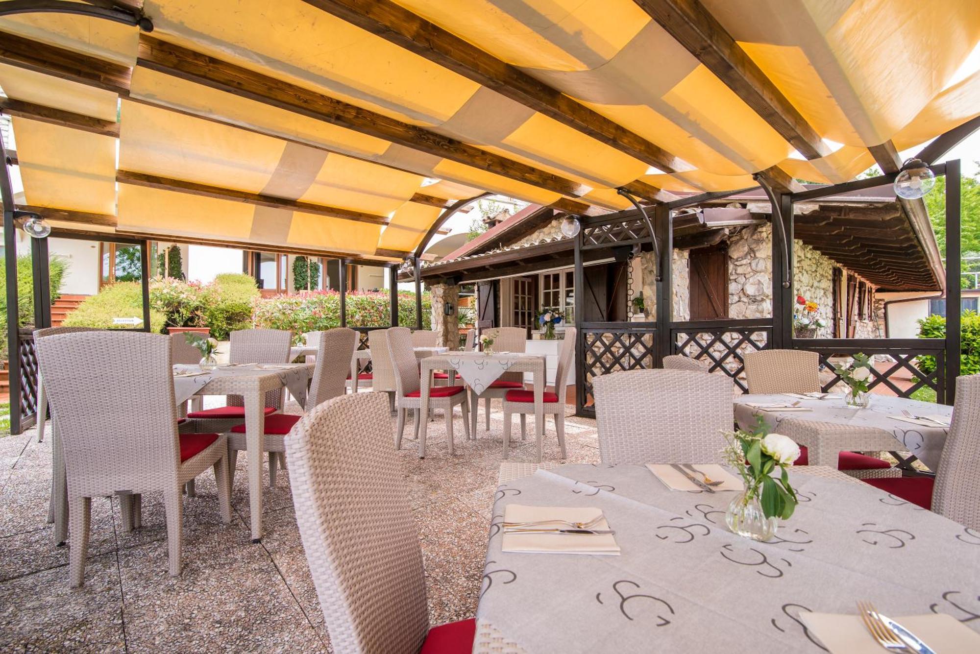 Hotel Porta Del Sole سويانو ديل لاغو المظهر الخارجي الصورة
