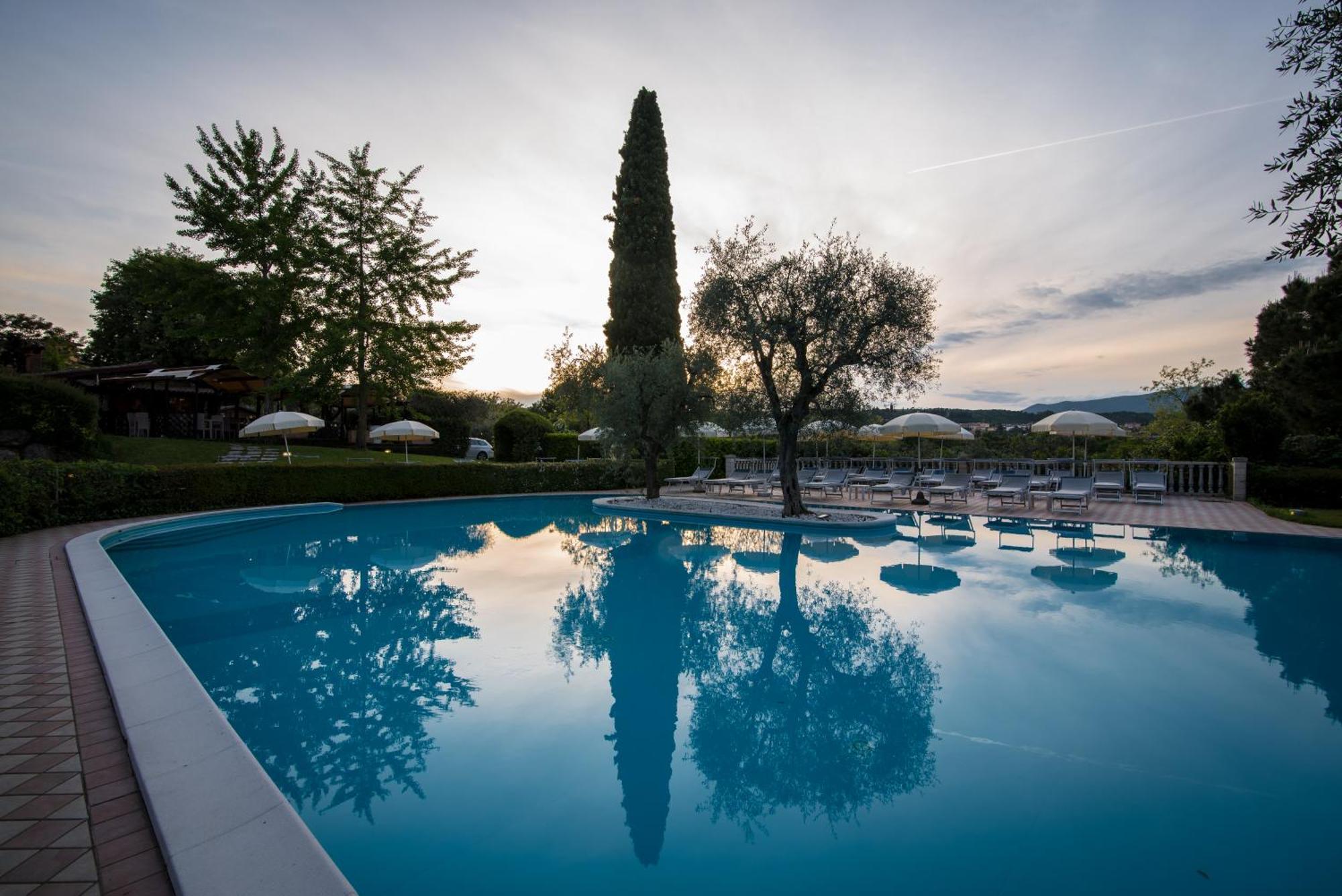 Hotel Porta Del Sole سويانو ديل لاغو المظهر الخارجي الصورة